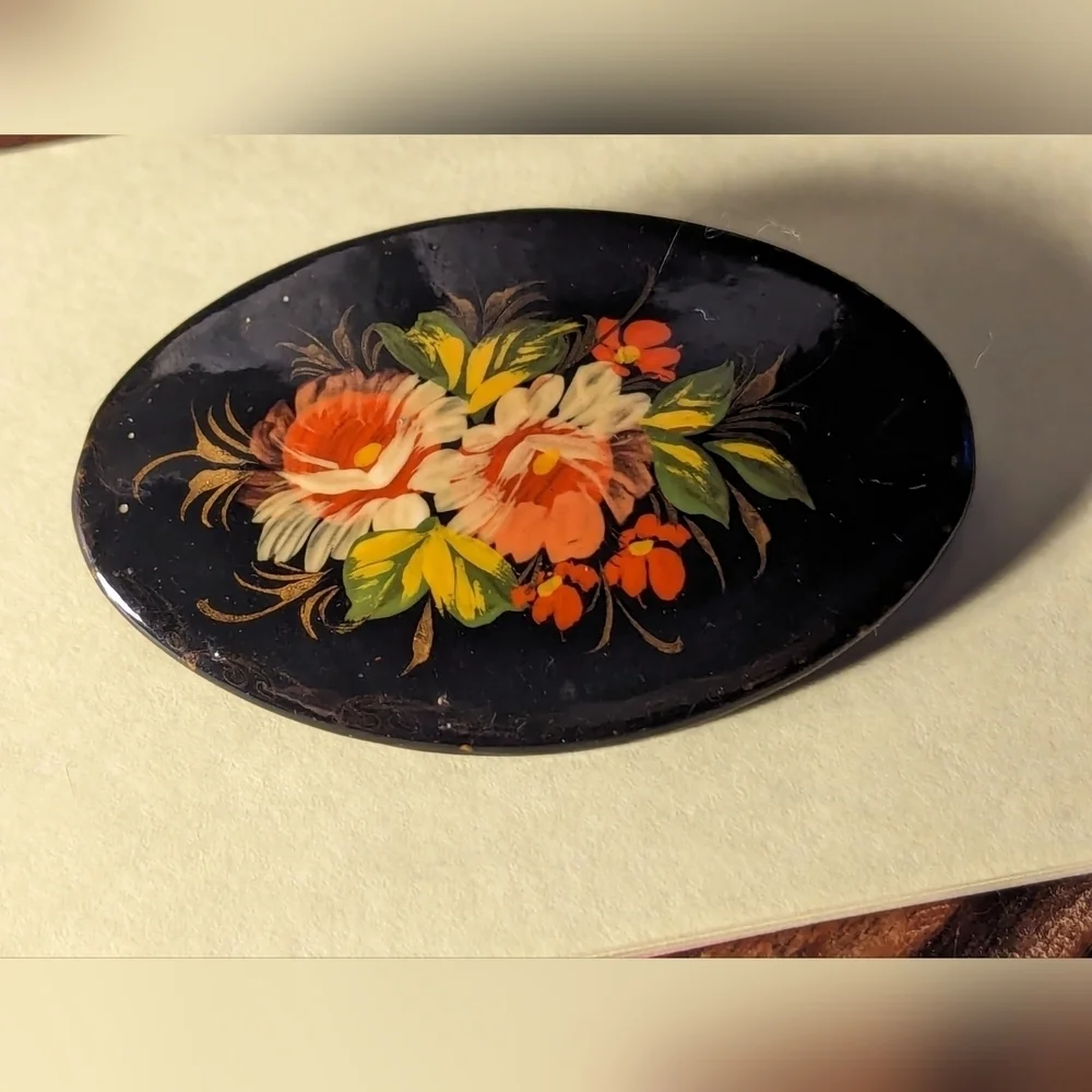 Russian Handpainted Lacquer oval 2.5